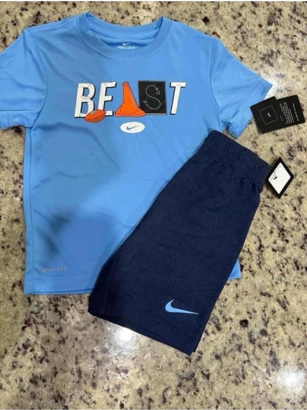 Nike boys Dri fit short set size 6